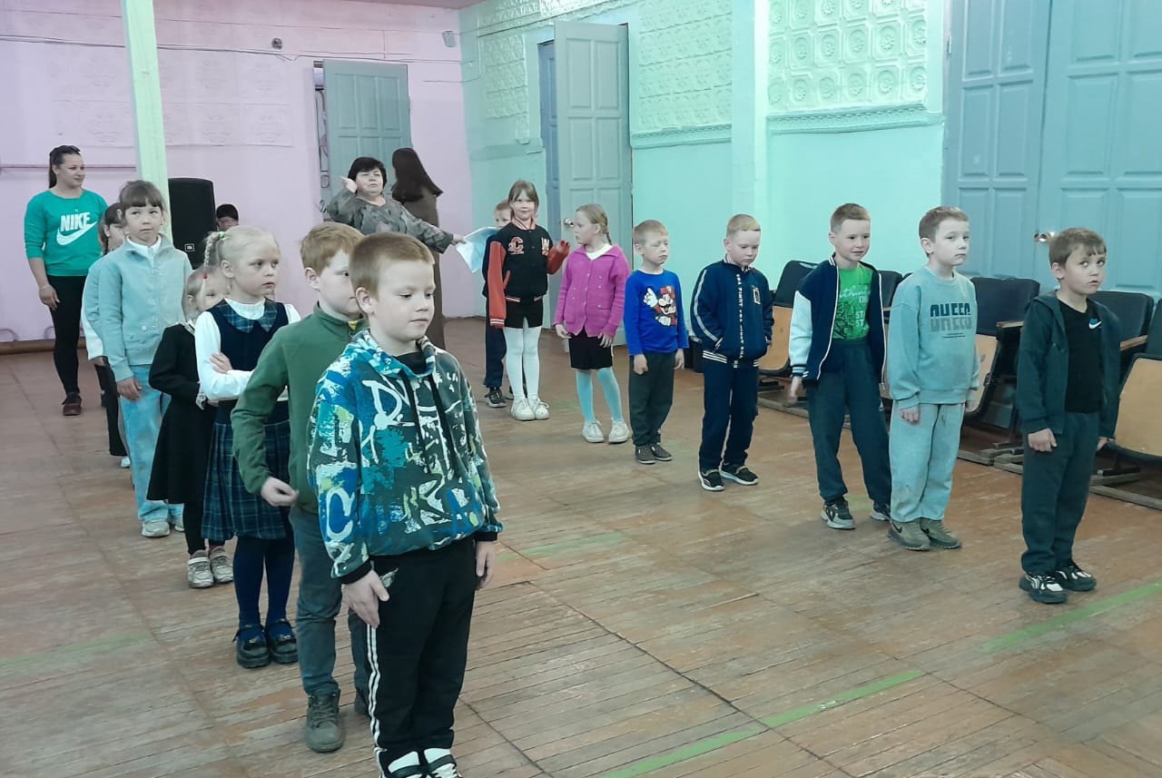 Праздничное мероприятие посвященное окончанию учебного года..