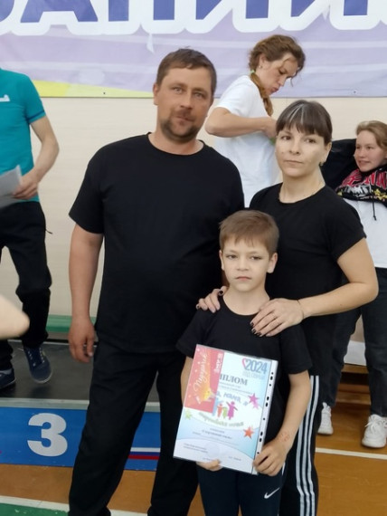 Состязания семейных команд.